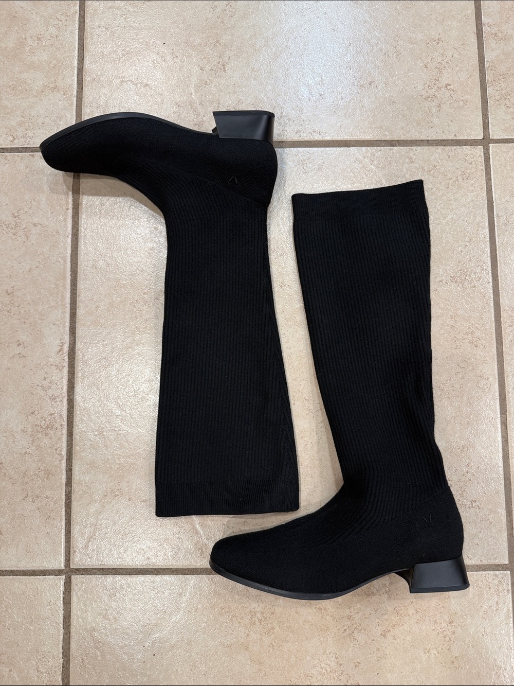 VIVAIA Tara Pro Wool Black Knit Knee-High Sock Boots  EU Size 38.5 Like New